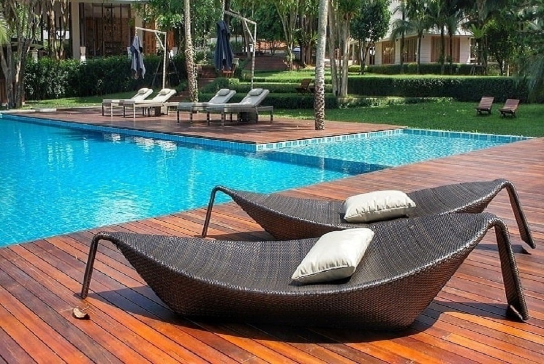 COMMENT CHOISIR SA CHAISE LONGUE DE JARDIN ET TRANSAT DE PISCINE CET ÉTÉ 2023 ?