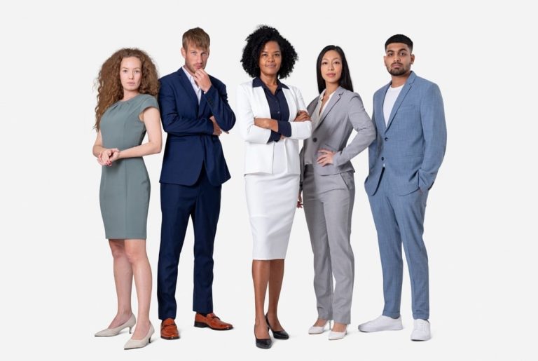 Lire la suite à propos de l’article MODE : COMMENT CHOISIR SON STYLE DE VÊTEMENTS HOMME FEMME CET ÉTÉ 2023